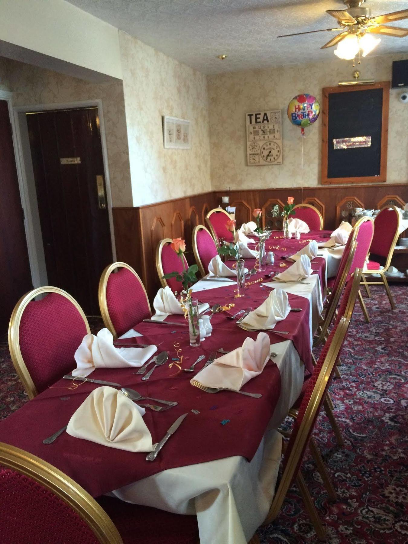 Half Moon Hotel Alford  Екстериор снимка